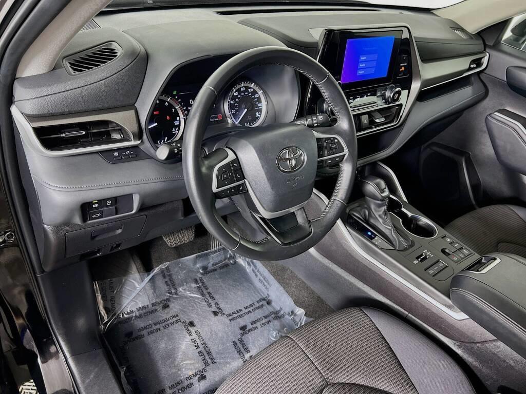 used 2024 Toyota Highlander car, priced at $34,341