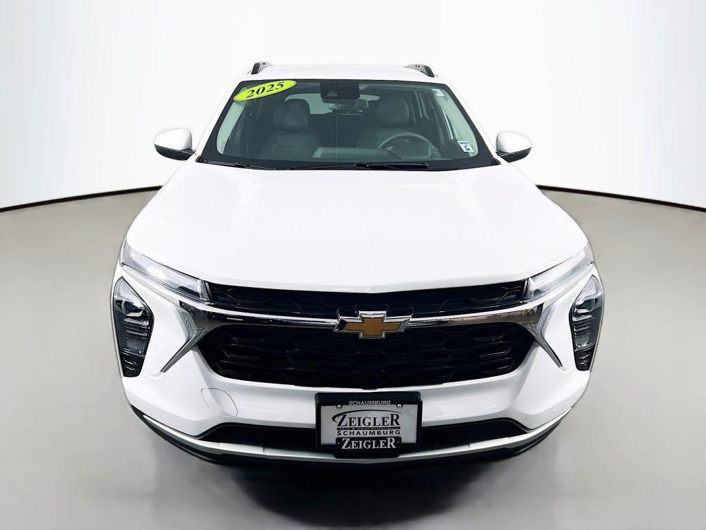 used 2025 Chevrolet Trax car, priced at $20,979