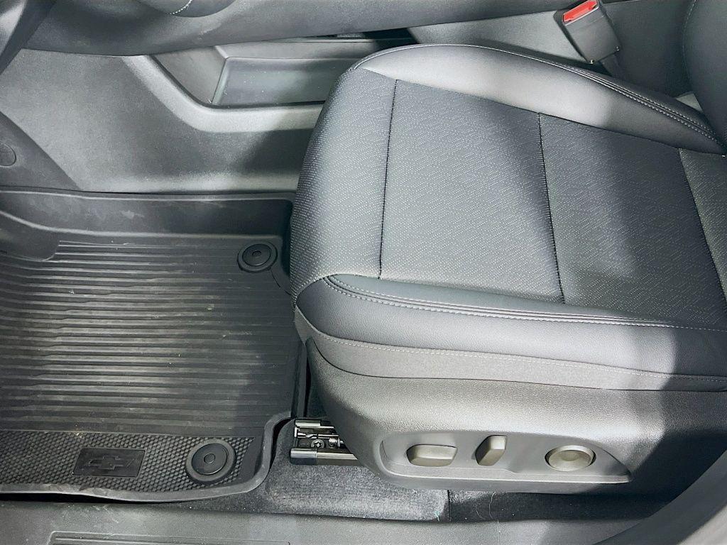 new 2026 Chevrolet Equinox car, priced at $28,310