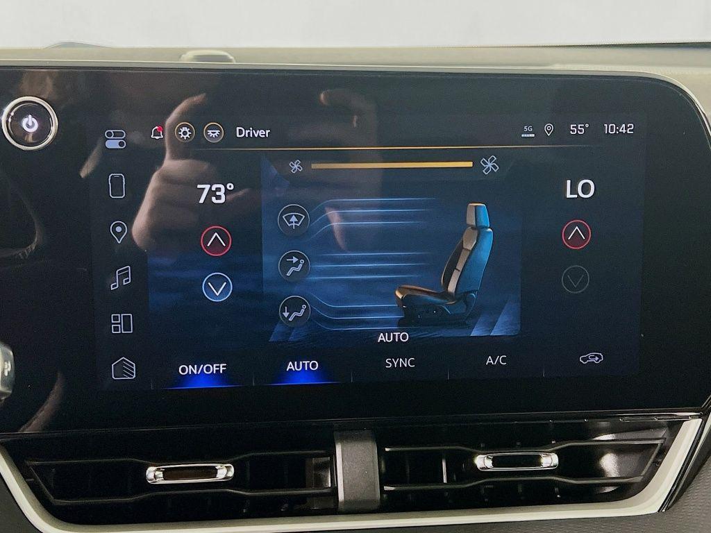 new 2026 Chevrolet Equinox car, priced at $28,310