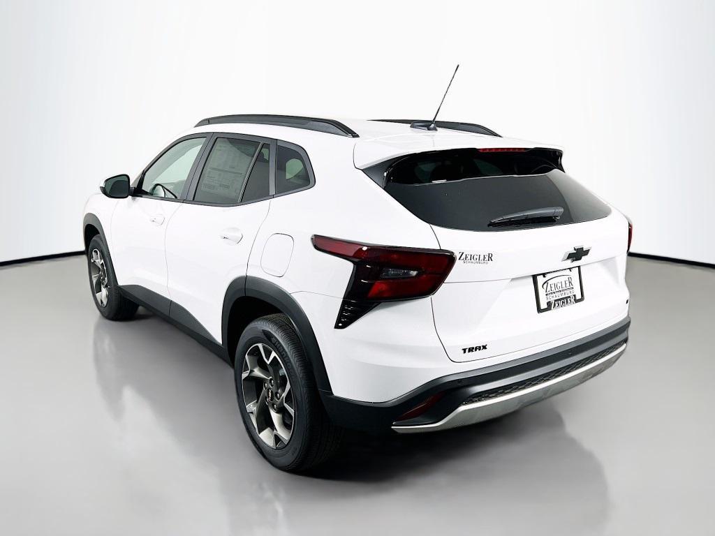 new 2025 Chevrolet Trax car, priced at $23,457
