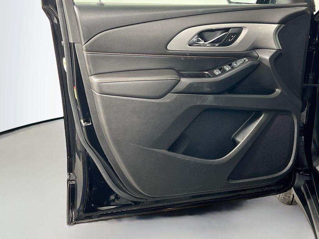 used 2020 Chevrolet Traverse car, priced at $20,184