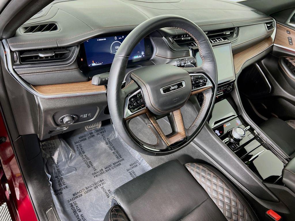 used 2025 Jeep Grand Cherokee car, priced at $49,016