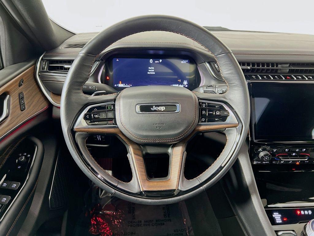 used 2025 Jeep Grand Cherokee car, priced at $49,016