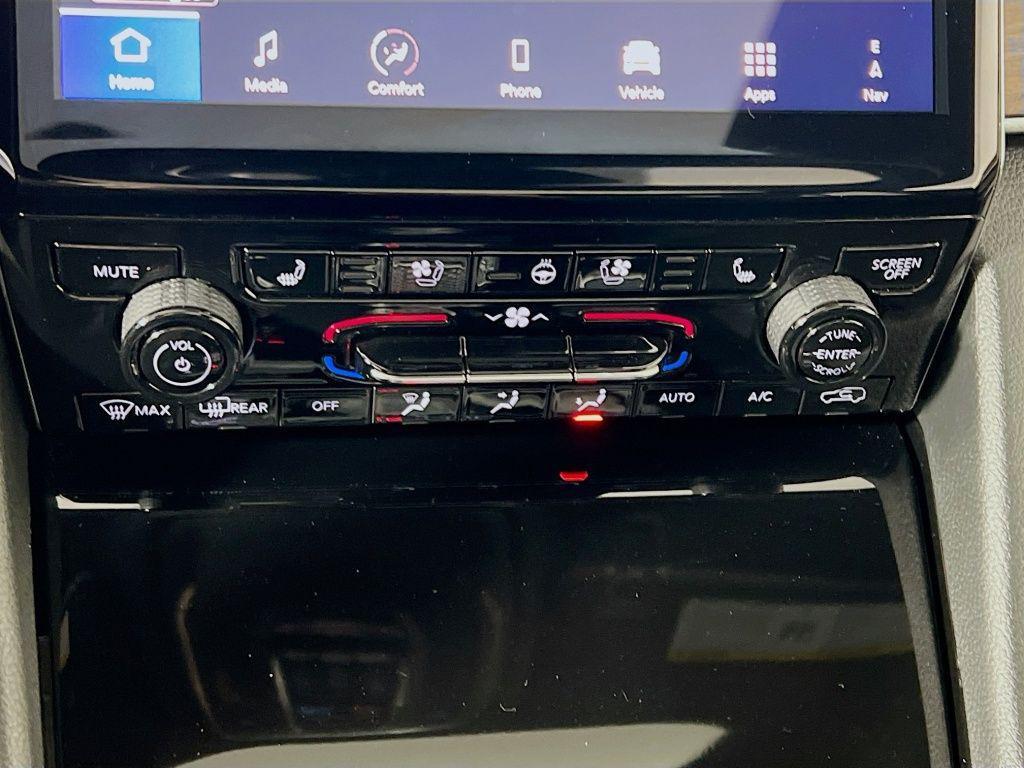 used 2025 Jeep Grand Cherokee car, priced at $49,016