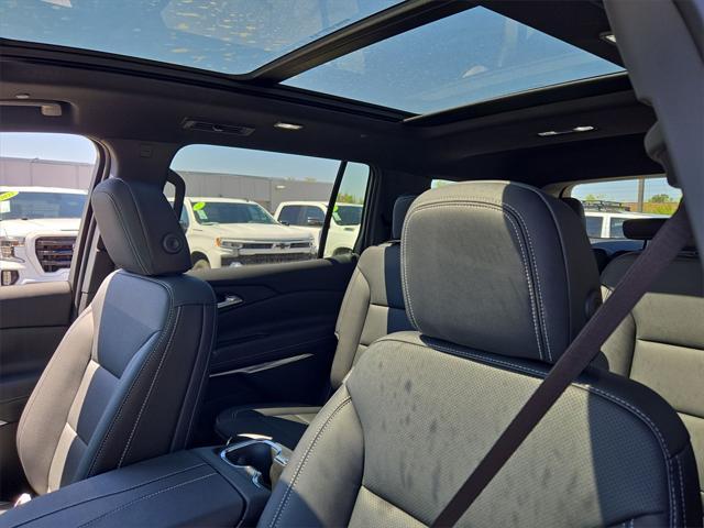 new 2025 Chevrolet Traverse car, priced at $44,500