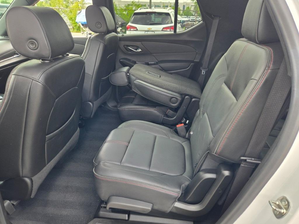 used 2022 Chevrolet Traverse car, priced at $33,900