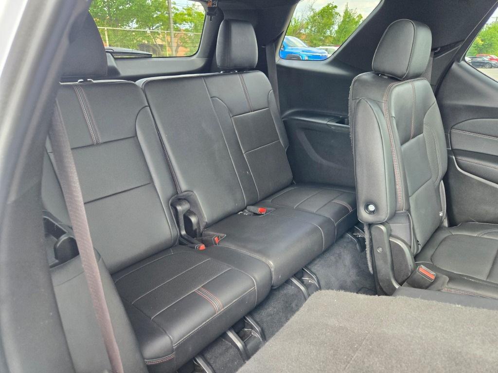 used 2022 Chevrolet Traverse car, priced at $33,900