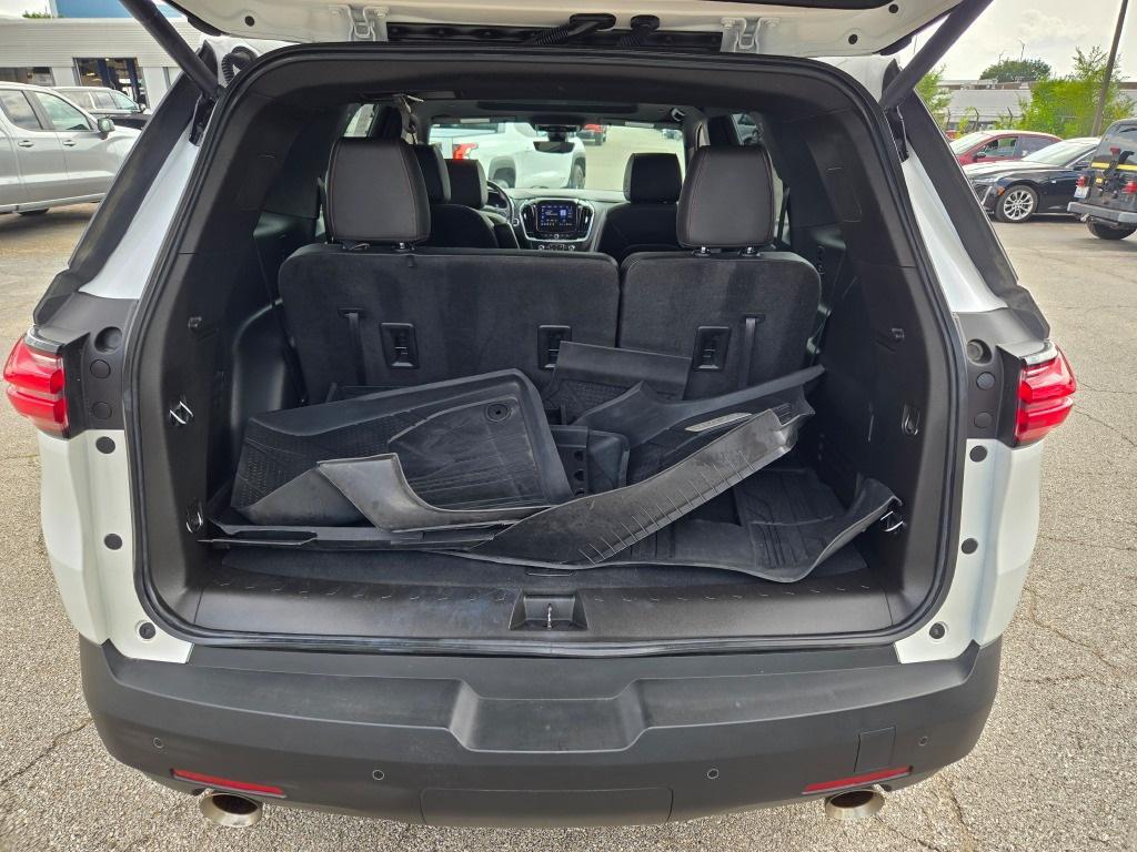 used 2022 Chevrolet Traverse car, priced at $33,900