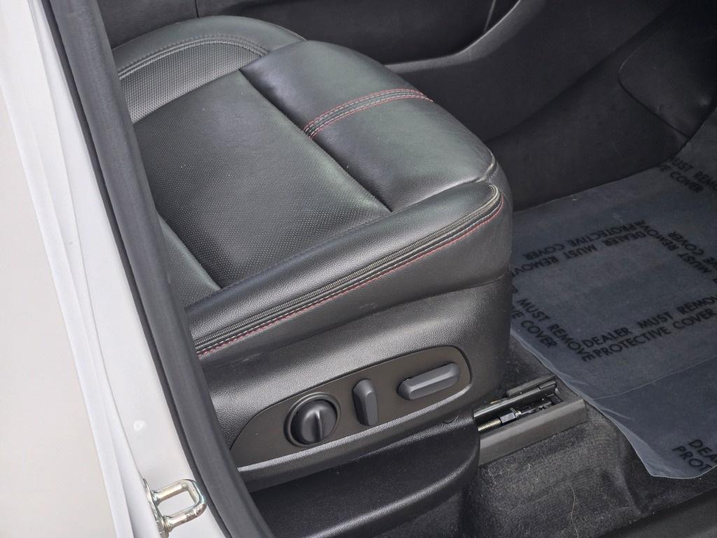 used 2022 Chevrolet Traverse car, priced at $33,900