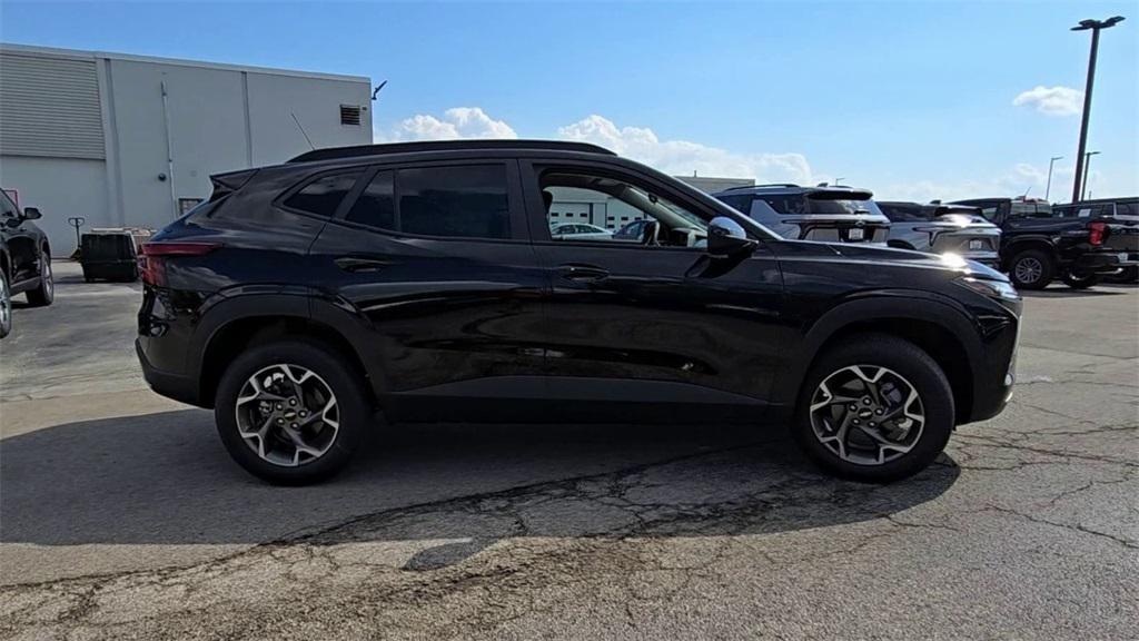 new 2025 Chevrolet Trax car, priced at $23,901
