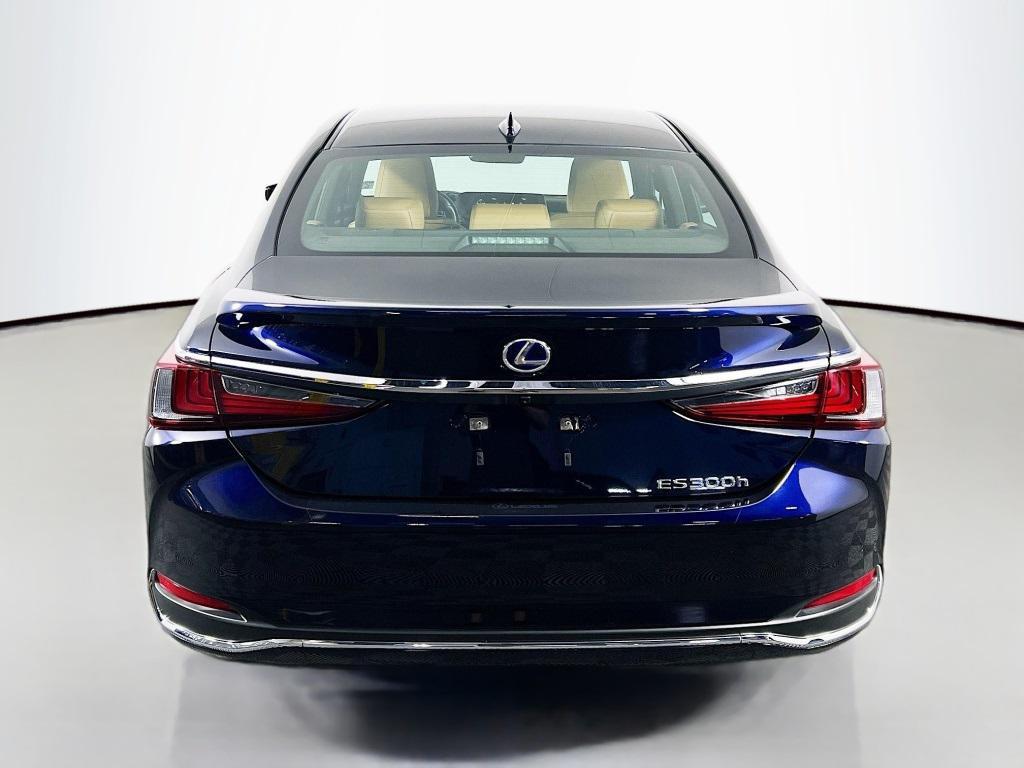 used 2021 Lexus ES 300h car, priced at $33,800