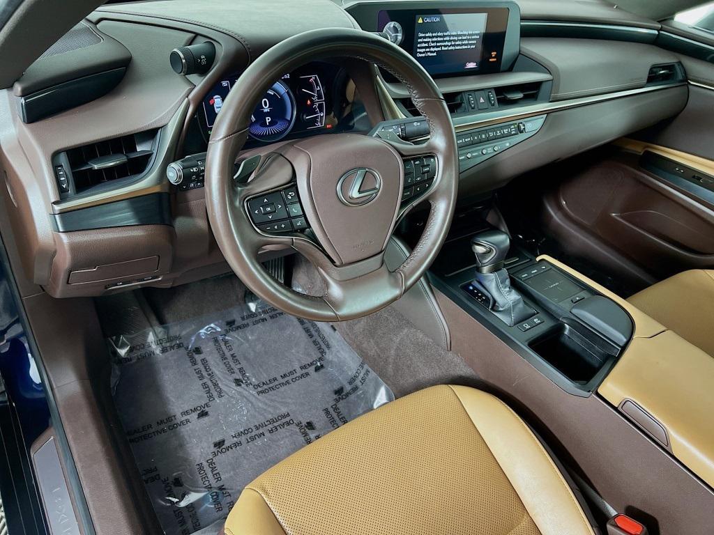 used 2021 Lexus ES 300h car, priced at $33,800