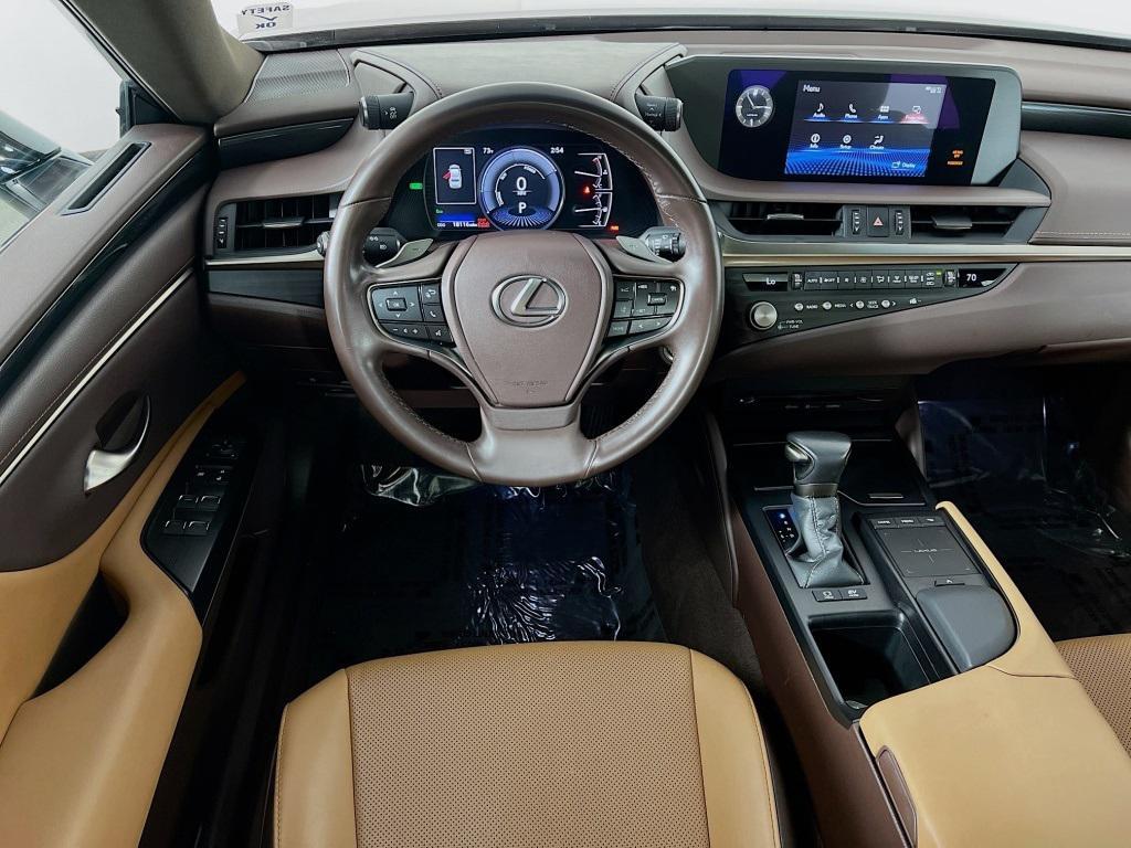 used 2021 Lexus ES 300h car, priced at $33,800