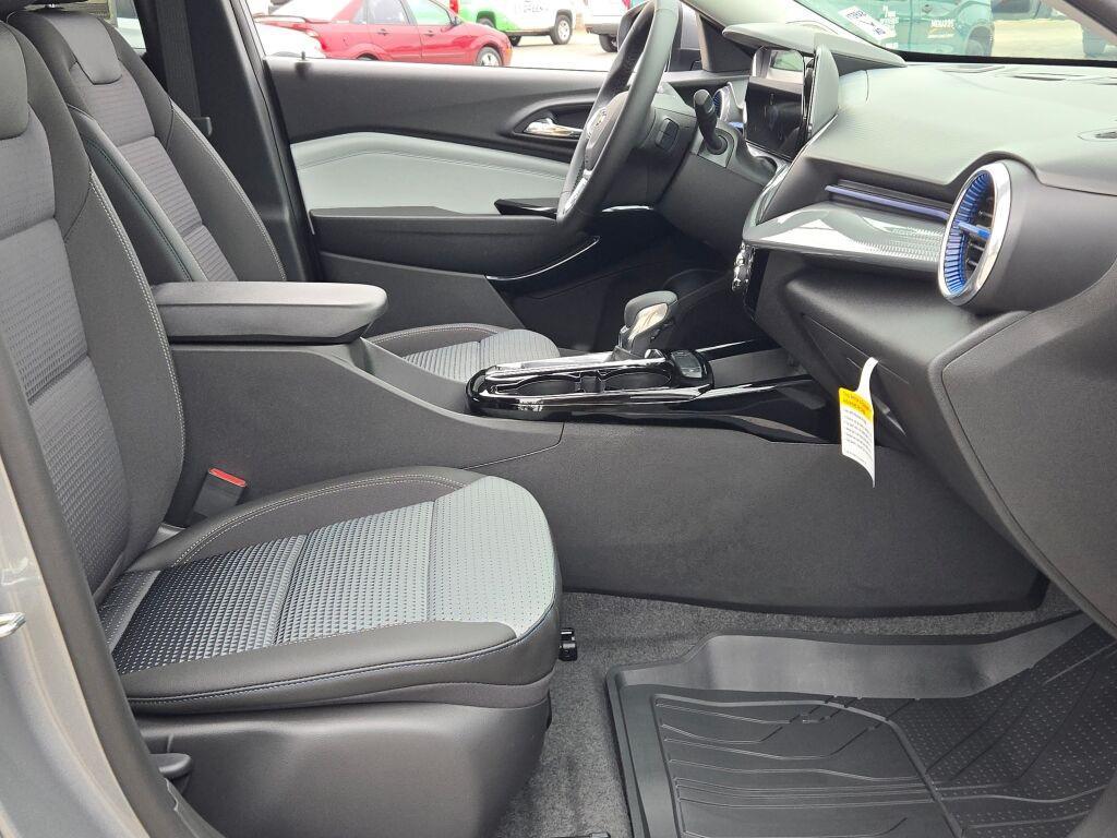 new 2025 Chevrolet Trax car, priced at $24,250