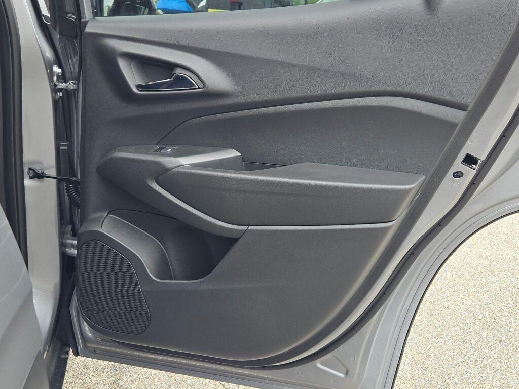 new 2025 Chevrolet Trax car, priced at $24,250