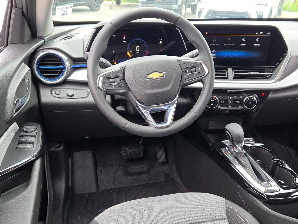 new 2025 Chevrolet Trax car, priced at $24,250