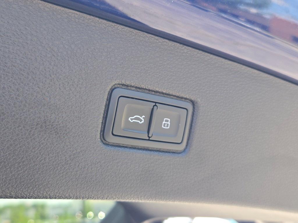 used 2023 Audi Q7 car, priced at $44,600