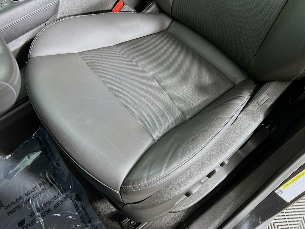 used 2024 Cadillac XT5 car, priced at $40,657