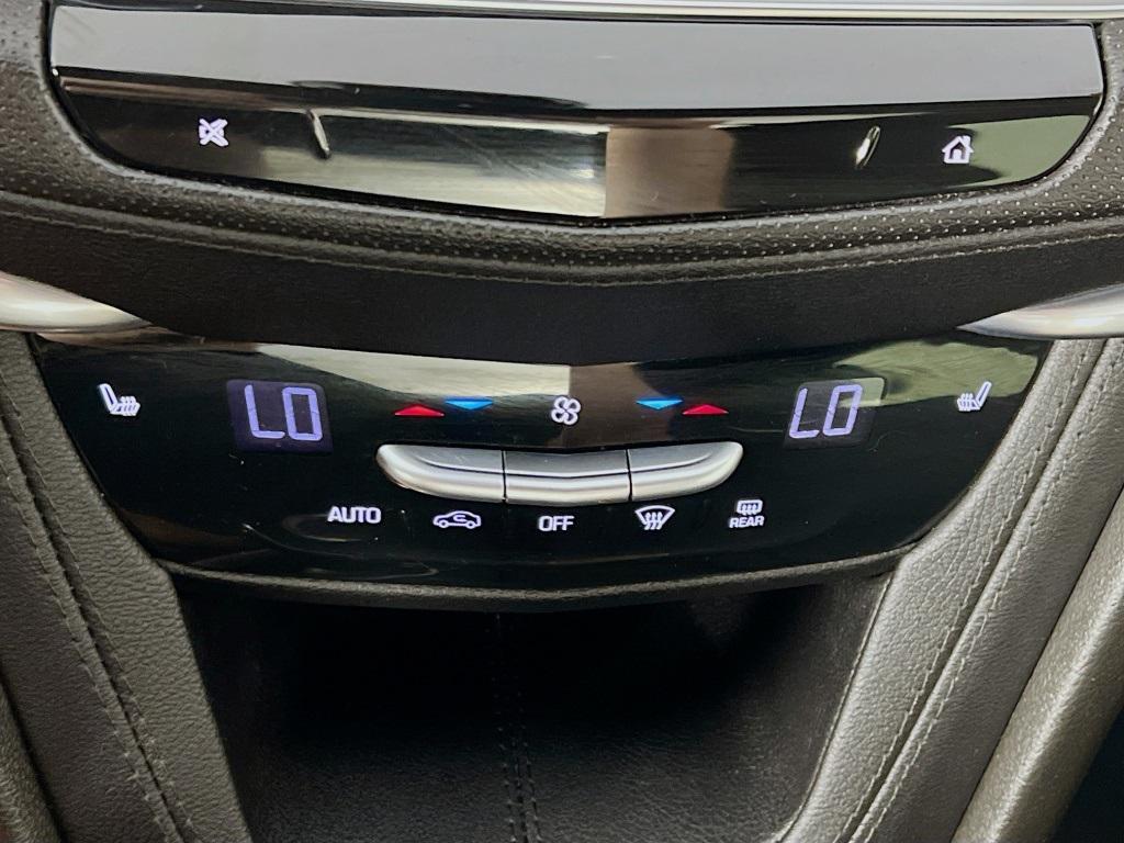 used 2024 Cadillac XT5 car, priced at $40,657