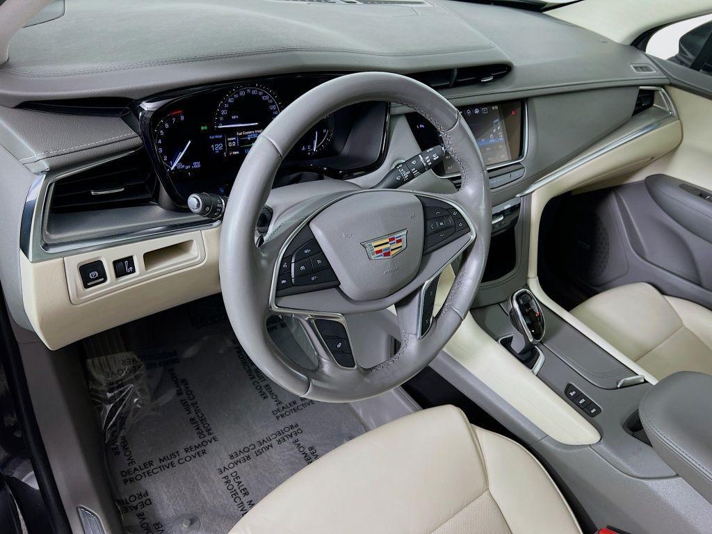 used 2018 Cadillac XT5 car, priced at $17,341