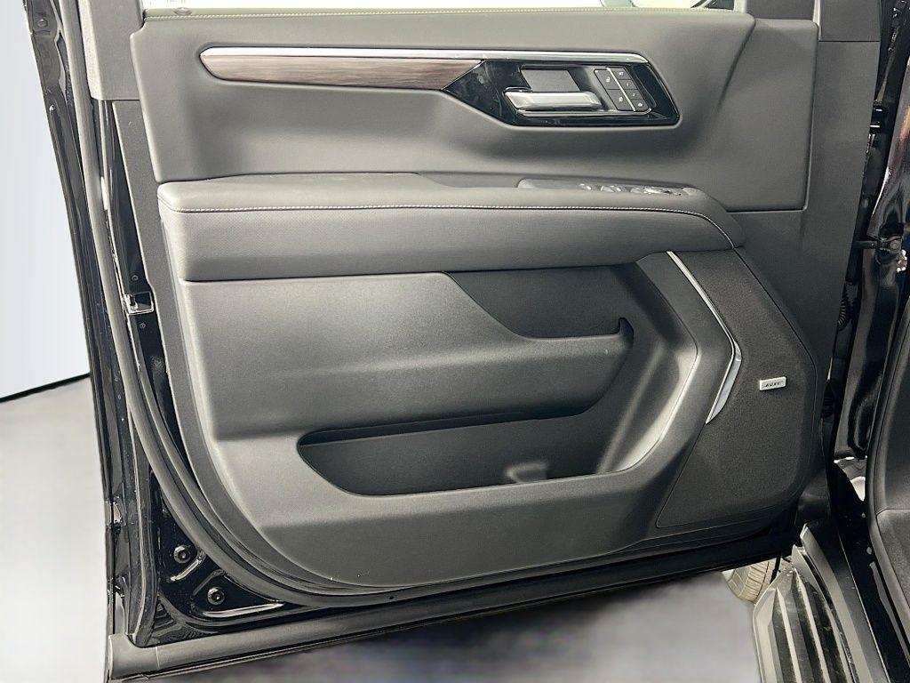 new 2025 Chevrolet Tahoe car, priced at $73,785