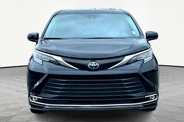 used 2022 Toyota Sienna car, priced at $40,627