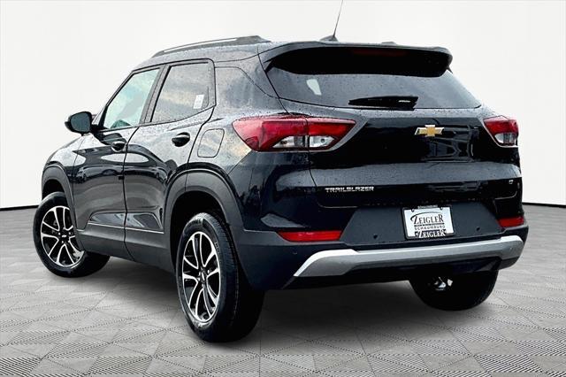 new 2025 Chevrolet TrailBlazer car, priced at $28,475