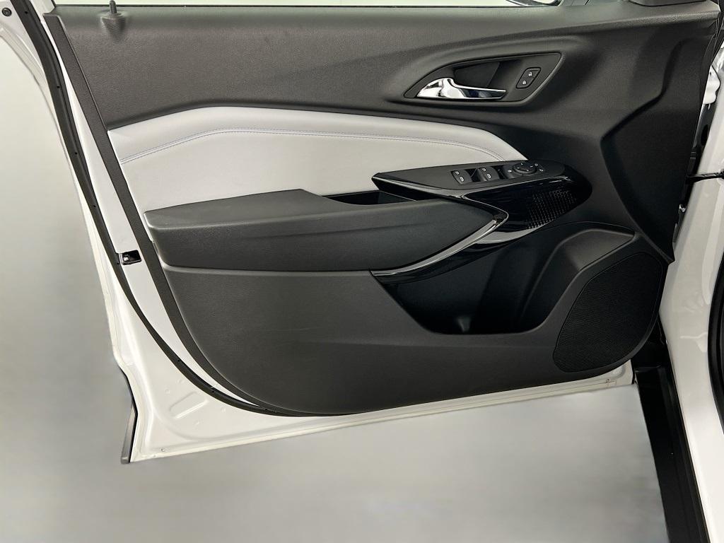 new 2025 Chevrolet Trax car, priced at $22,917