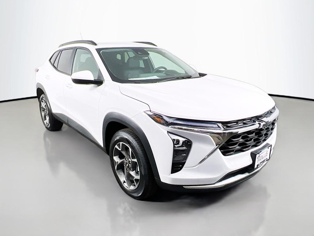 new 2025 Chevrolet Trax car, priced at $22,917