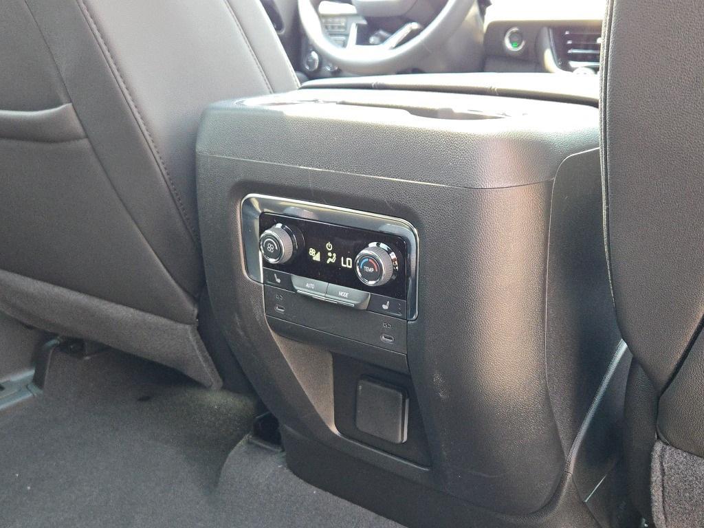 new 2025 Chevrolet Suburban car, priced at $81,610