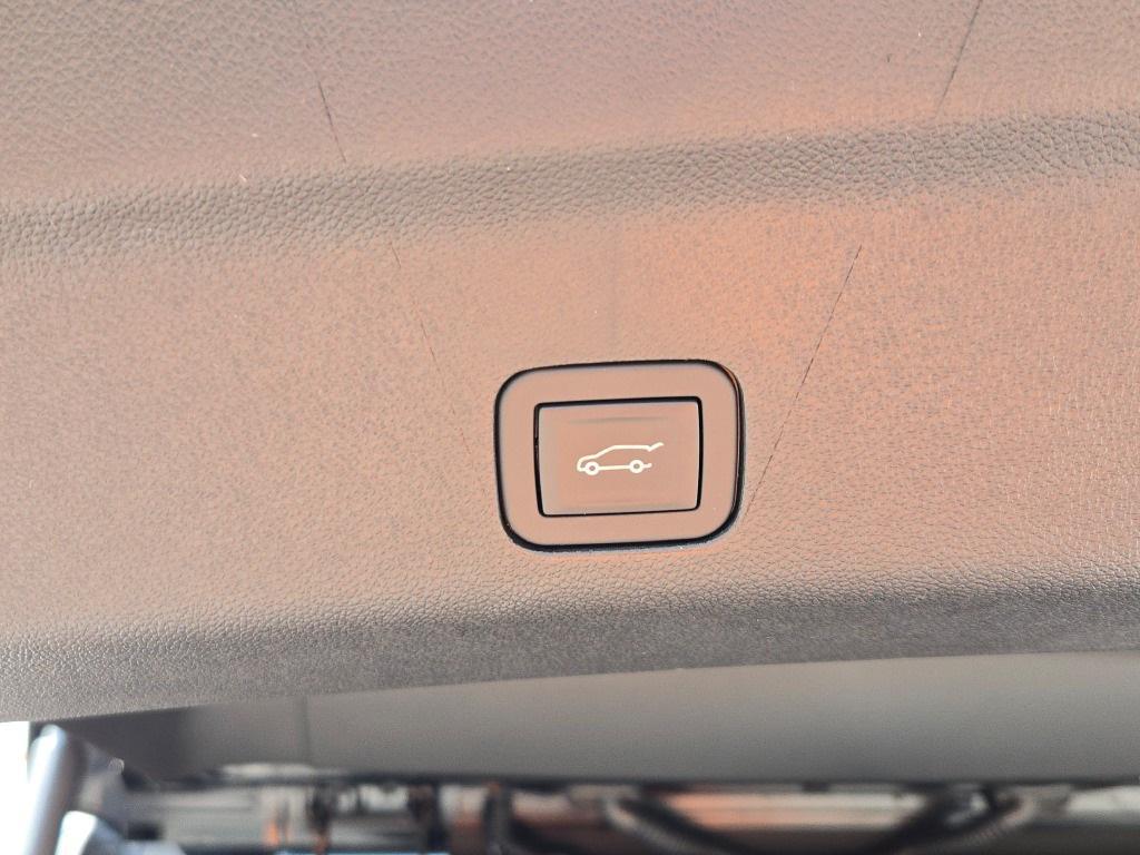 new 2025 Chevrolet Suburban car, priced at $81,610