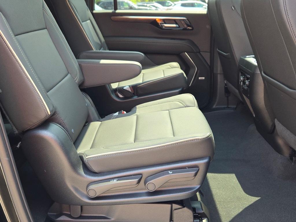 new 2025 Chevrolet Suburban car, priced at $81,610