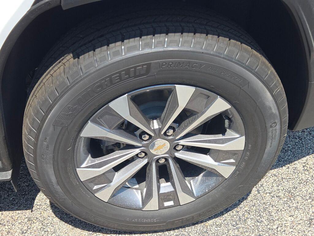 new 2026 Chevrolet Equinox car, priced at $34,882