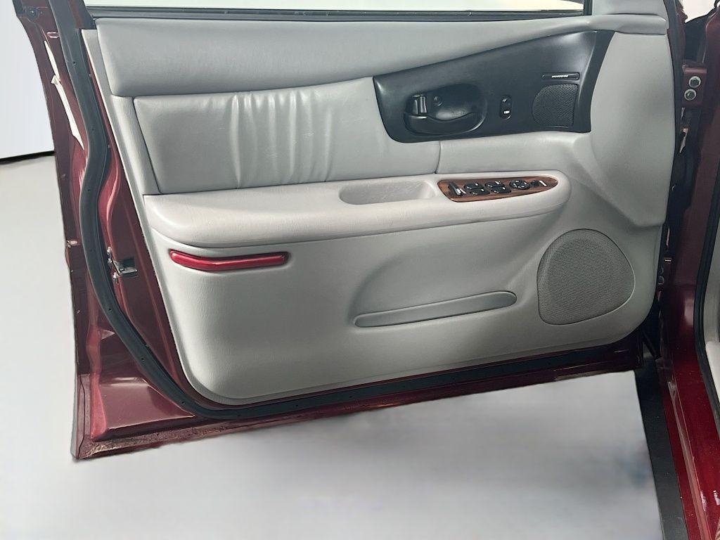 used 2000 Buick Regal car, priced at $3,508