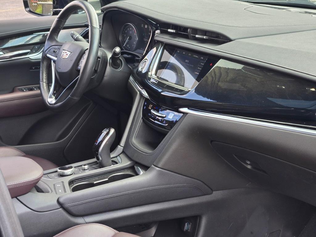 used 2022 Cadillac XT6 car, priced at $34,800
