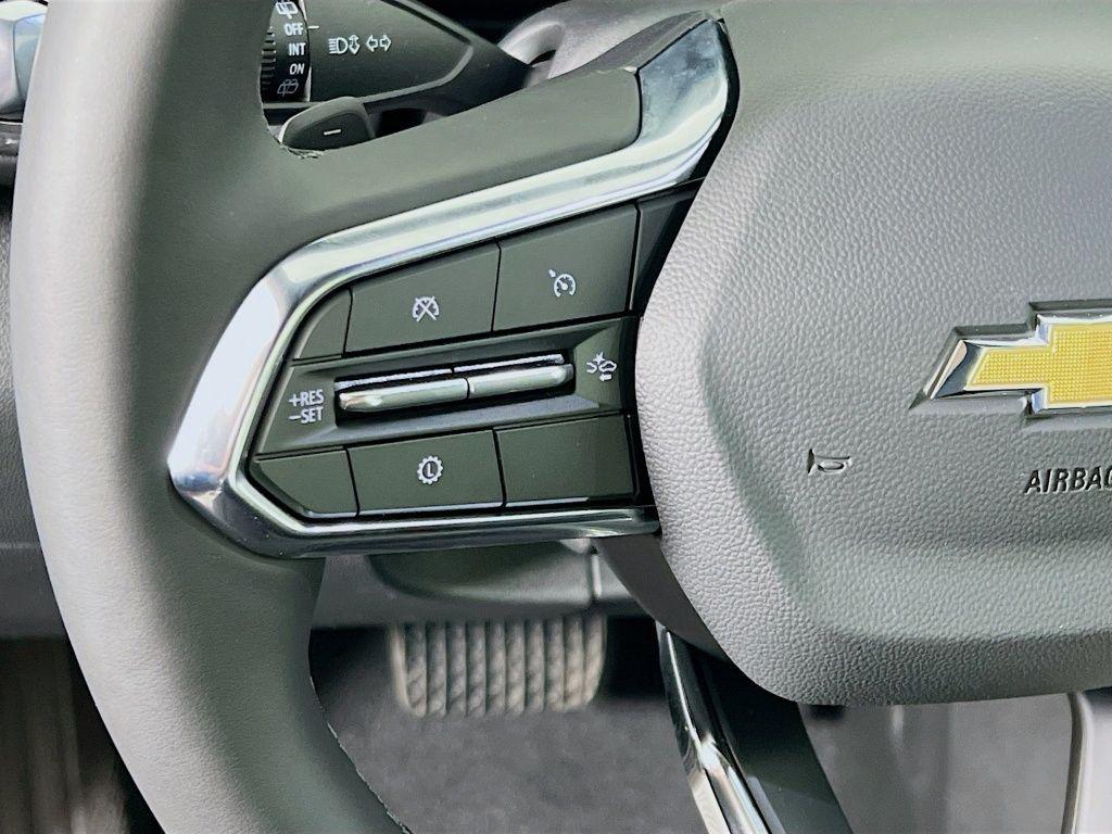 new 2026 Chevrolet Equinox car, priced at $30,000