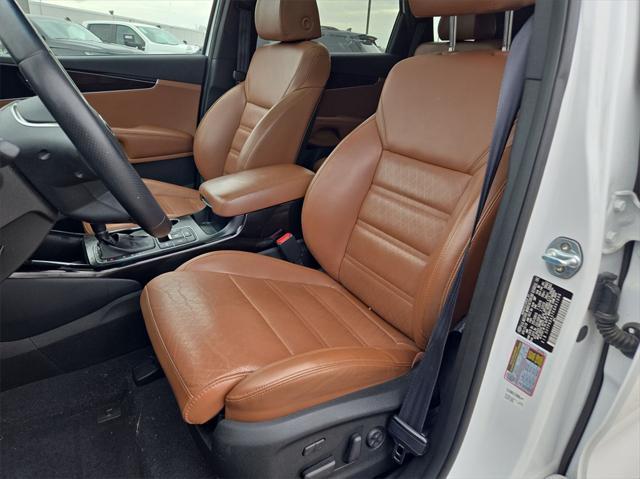 used 2019 Kia Sorento car, priced at $23,554