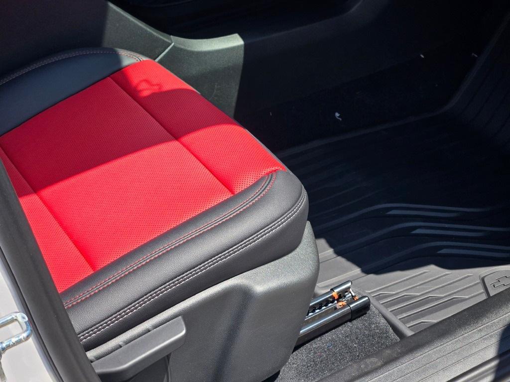 new 2025 Chevrolet Equinox EV car, priced at $40,124