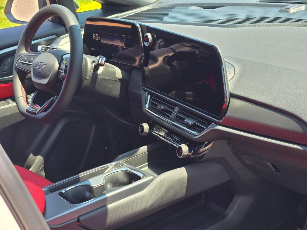 new 2025 Chevrolet Equinox EV car, priced at $40,124