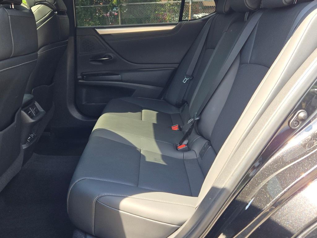 used 2021 Lexus ES 350 car, priced at $33,000