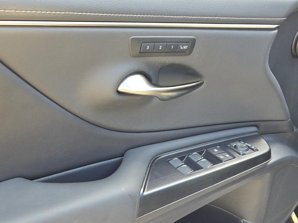 used 2021 Lexus ES 350 car, priced at $33,000