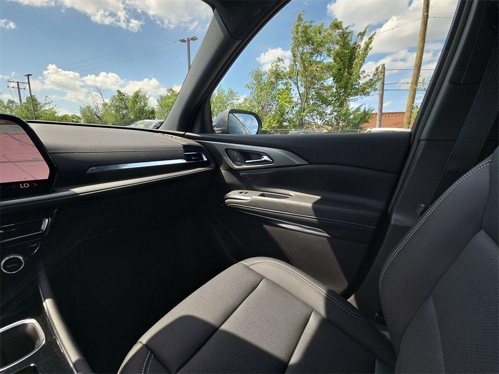 new 2025 Chevrolet Traverse car, priced at $38,085