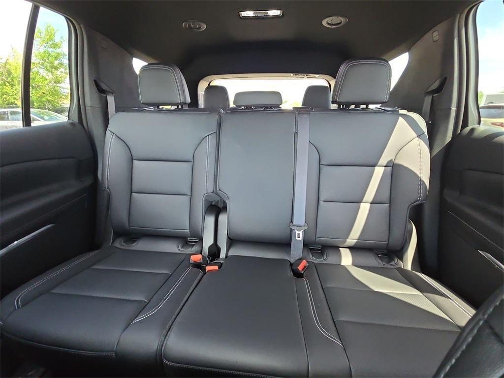 new 2025 Chevrolet Traverse car, priced at $39,861