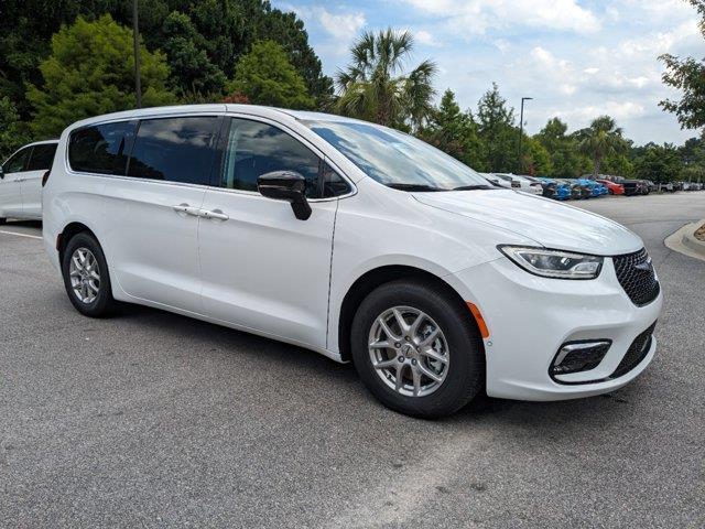 new 2024 Chrysler Pacifica car, priced at $41,263