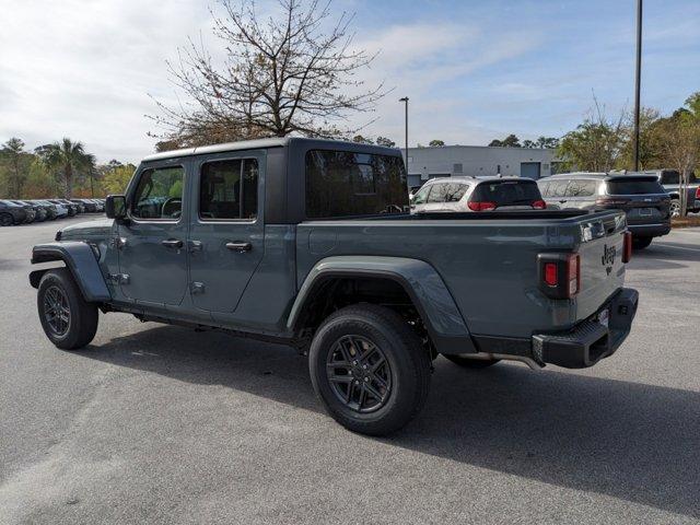 new 2024 Jeep Gladiator car, priced at $40,562