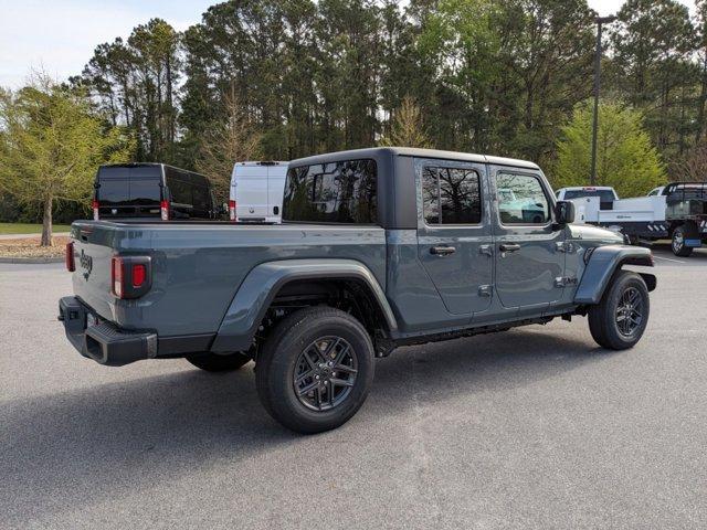 new 2024 Jeep Gladiator car, priced at $40,562