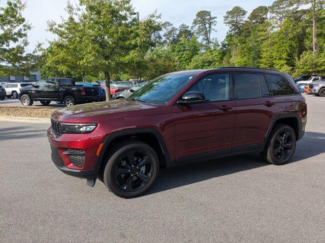 new 2023 Jeep Grand Cherokee car, priced at $47,400