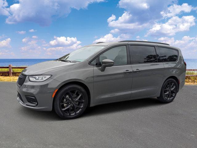 used 2022 Chrysler Pacifica car, priced at $31,751