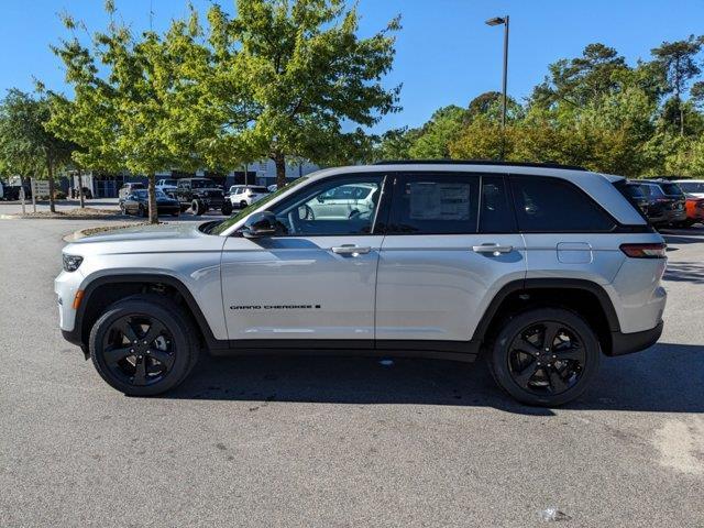 new 2024 Jeep Grand Cherokee car, priced at $45,735